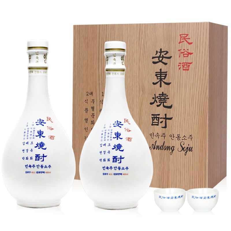 선물세트 특1호 bottle from Andong Soju Distillery